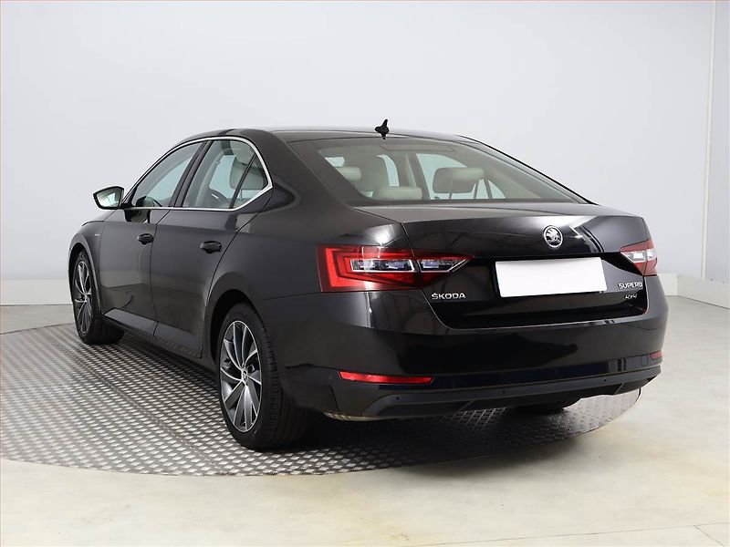 Škoda Superb (2016) Laurin&Klement 2.0 TDI 4x4 - fotka 4 z 22