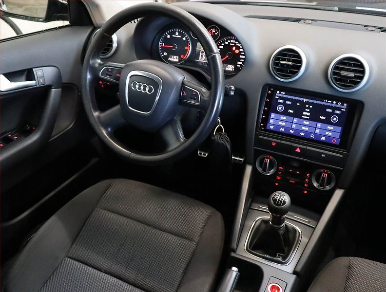 Audi A3 (2009) Ambition 2.0 TDI - fotka 7 z 18