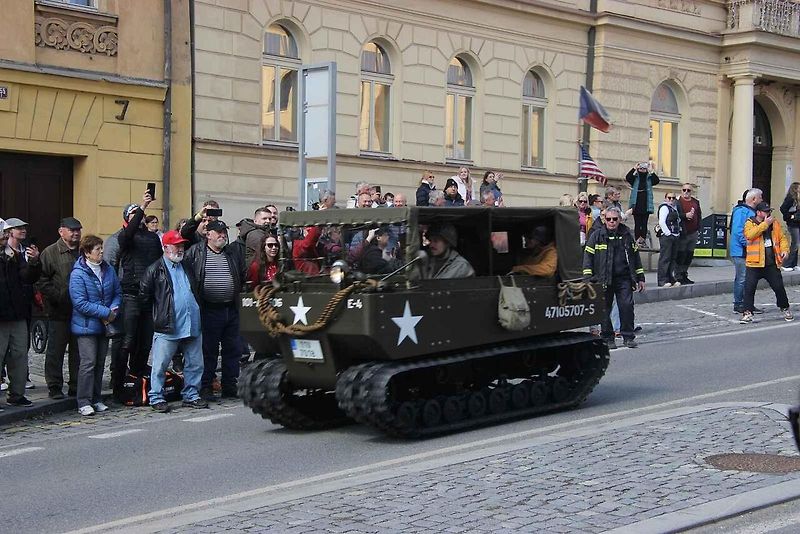 V Příbrami se sjela historická auta a motorky v rámci tradiční akce Česká Route 66.