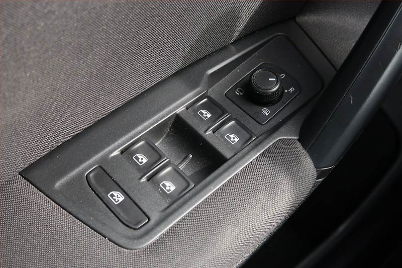 Volkswagen Tiguan (2019) Comfortline 2.0 TDI, Automat - fotka 16 z 29