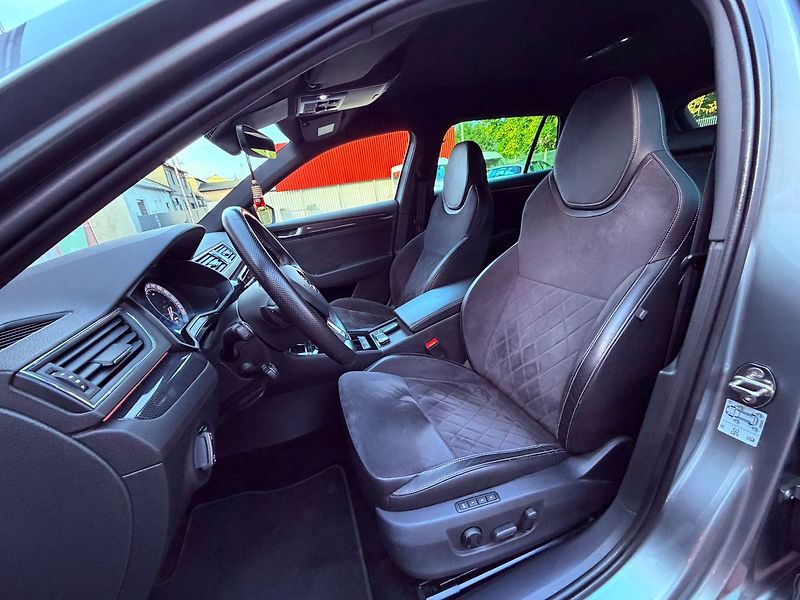 Škoda Superb 2.0 TDi DSG SportLine 4x4, Ser - fotka 17 z 35