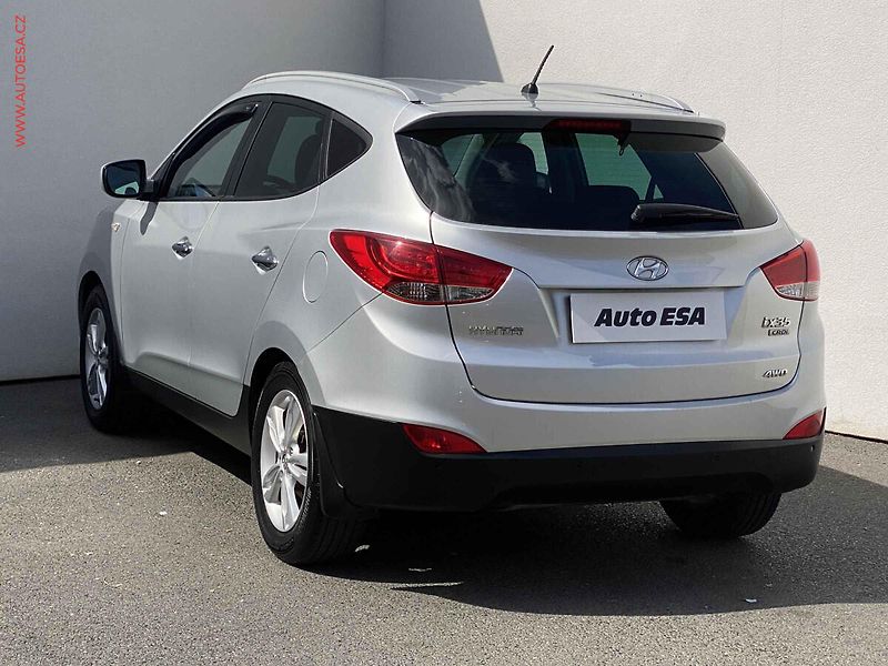Hyundai ix35 (2011) 2.0CRDi 4x4, AT, kůže, park - fotka 6 z 16