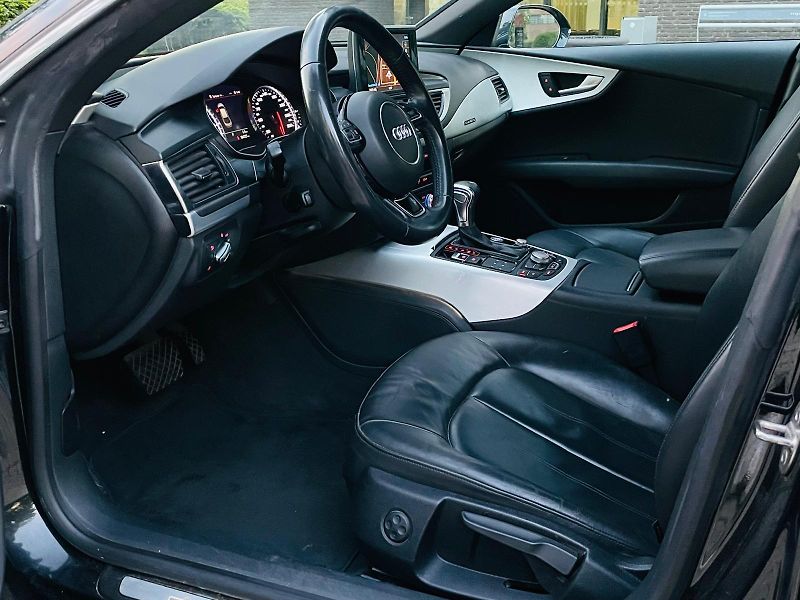 Audi A7 3.0TDI AUT 4x4 KAMERA TAŽNÉ - fotka 28 z 50