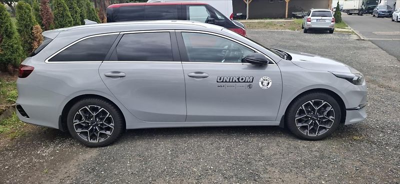 Kia Ceed 1,5 T-GDi SW Edice 30 - fotka 5 z 5