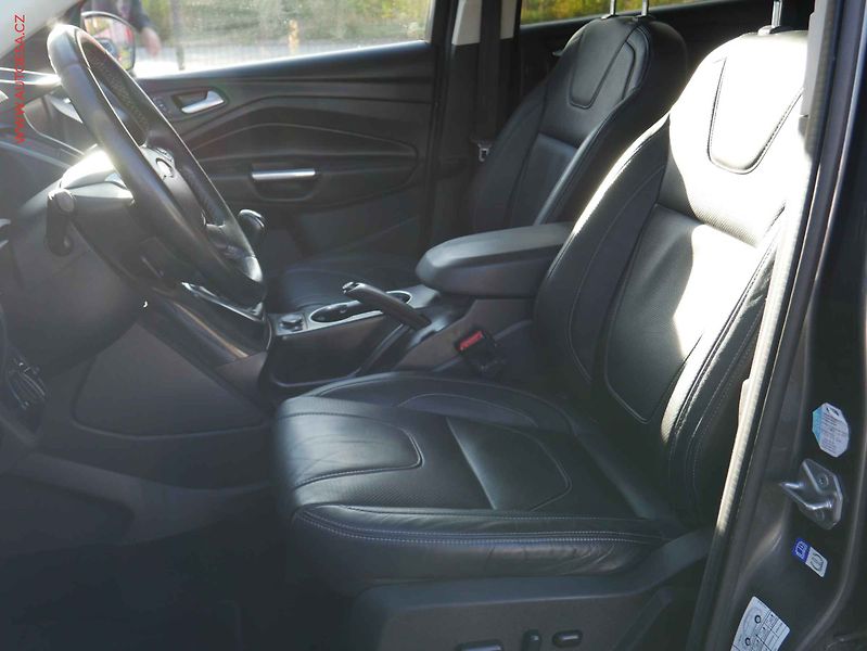 Ford Kuga (2016) 2.0 TDCi 4x4, 1.maj, Navi - fotka 9 z 18