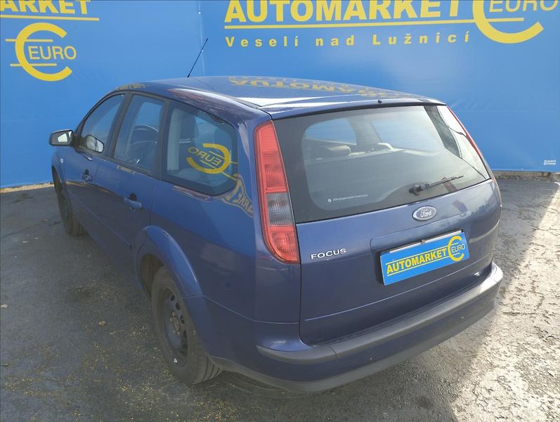 Ford Focus 1,6 74KW - fotka 6 z 15