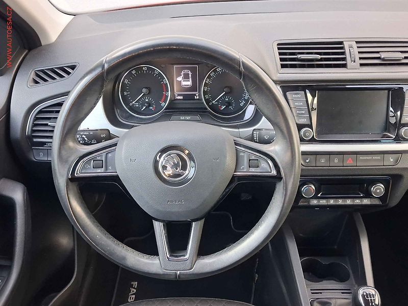 Škoda Fabia (2017) 1.0 TSi, Drive, navi, +kola - fotka 11 z 17