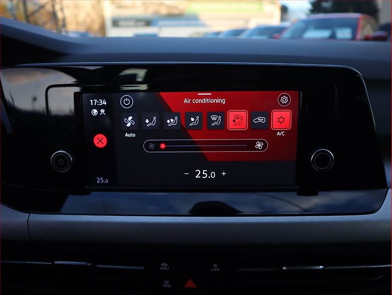 Volkswagen Golf (2022) Life 2.0 TDI, Automat - fotka 12 z 22