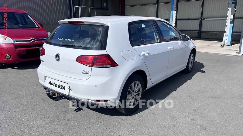 Volkswagen Golf (2013) 1.2 TSI, 2.maj,ČR, servis - fotka 2 z 3