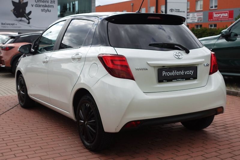 Toyota Yaris 1.33 VVT-i Multidrive S Bi-ton - fotka 6 z 28