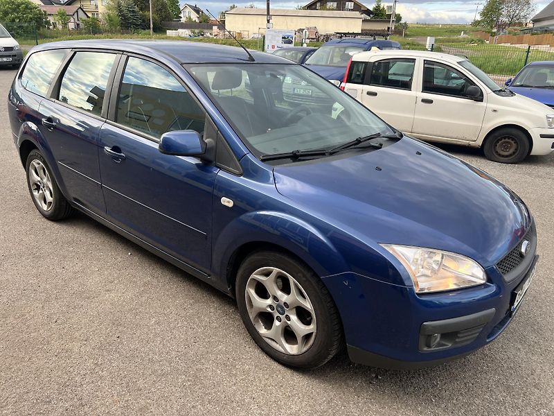 Ford Focus 1,6TDCI 74KW,KLIMA,2xPNEU - fotka 9 z 39