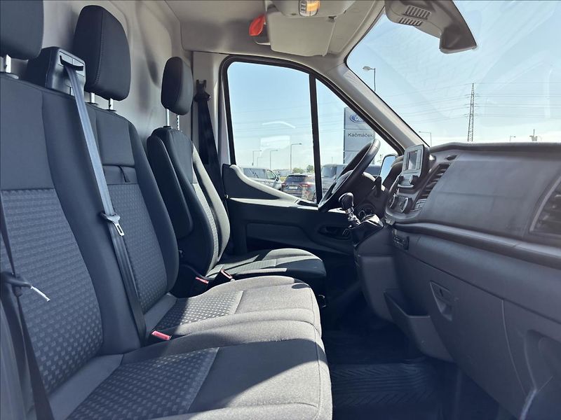 Ford Transit 2,0 EcoBlue 125kW L2 - fotka 18 z 37