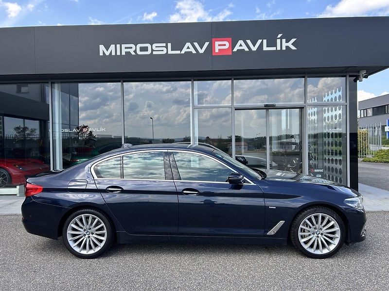 BMW Řada 5 5540i xDrive Luxury Line - fotka 4 z 37