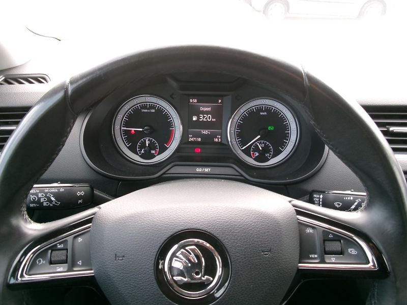 Škoda Octavia (2019) 2,0TDI 4x4 DSG AC - fotka 30 z 32