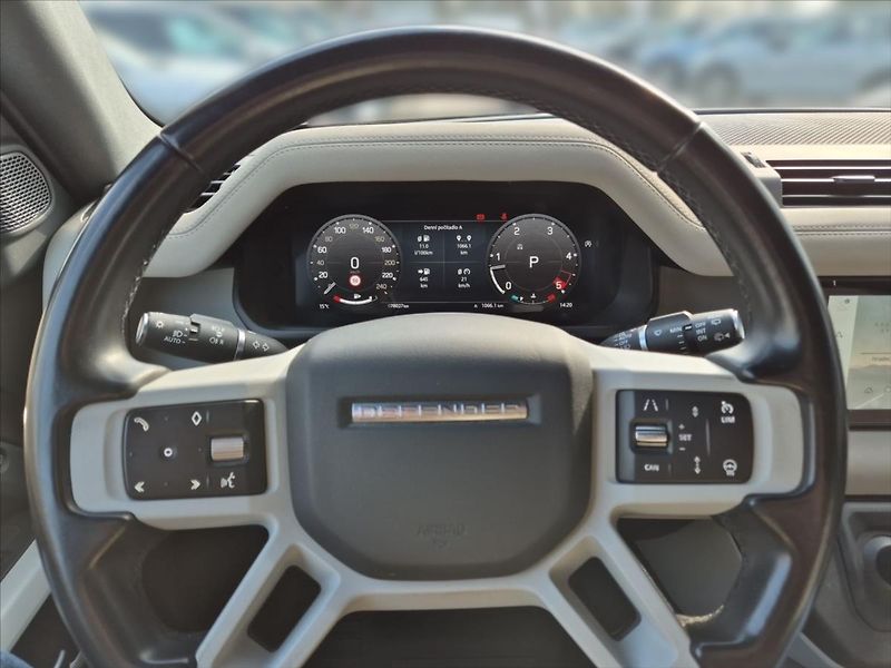 Land Rover Defender 3,0 110 3,0 D200 SE - fotka 8 z 18