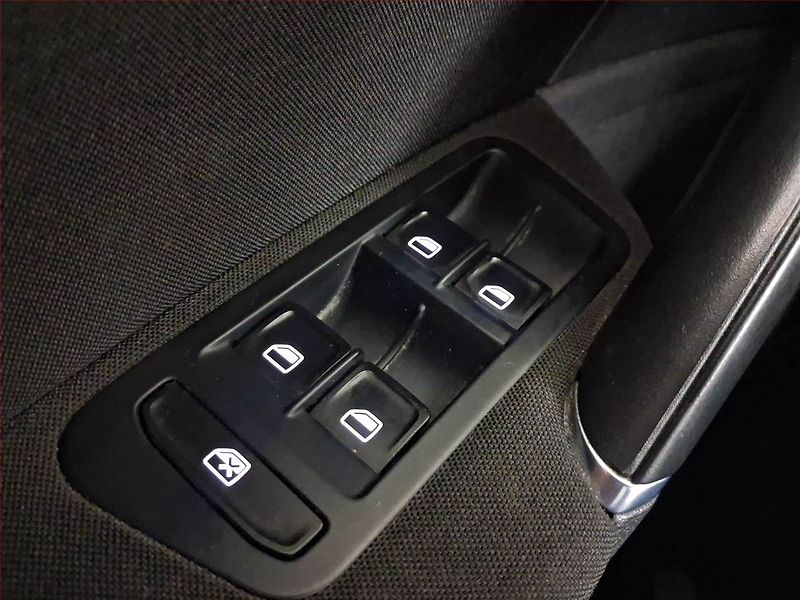 Volkswagen Golf (2013) Comfortline 1.6 TDI - fotka 15 z 15