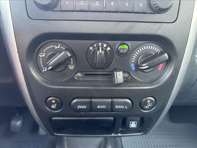 Suzuki Jimny 1,3 4x4 TAŽNÉ - fotka 18 z 19
