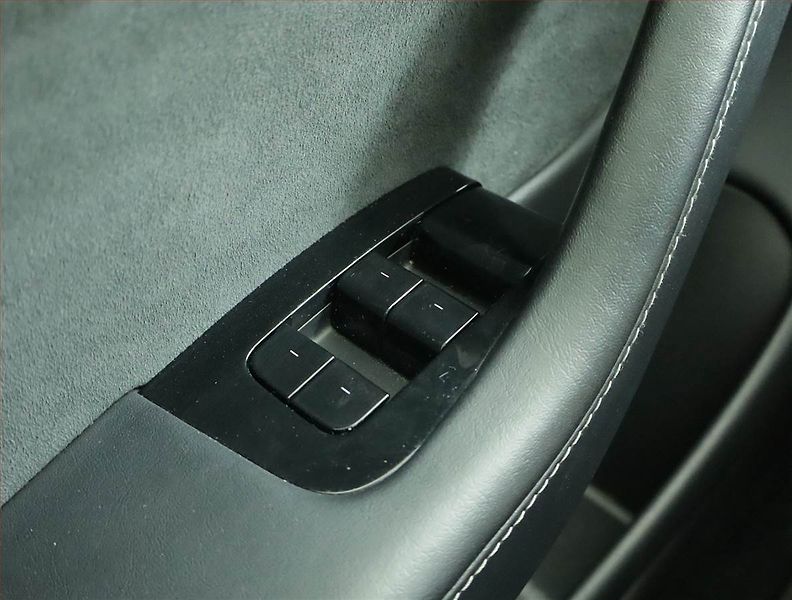 Tesla Model 3 (2019) Long Range 4WD 82kWh, SoH 86% - fotka 18 z 22