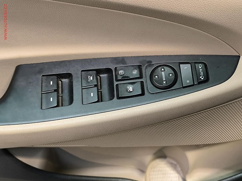 Hyundai Tucson (2016) 1.7 CRDi, ČR, Navi, kamera - fotka 17 z 17