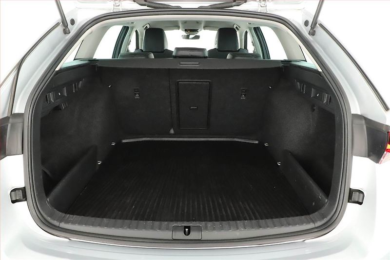 Škoda Octavia (2022) 2.0 TDI, Automat, Kůže, Navi - fotka 11 z 21