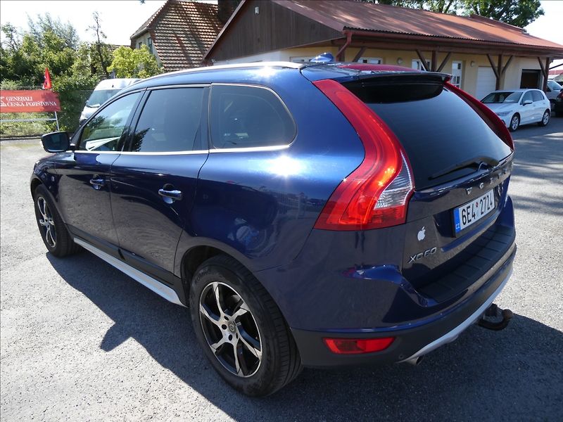 Volvo XC60 2,4 D5 Ocean Race AWD 158kW - fotka 7 z 51