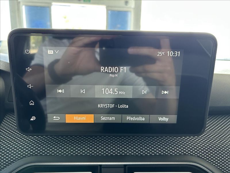 Dacia Sandero 1,0   ČR,1.MAJITEL,ZÁRUKA 3/20 - fotka 16 z 27
