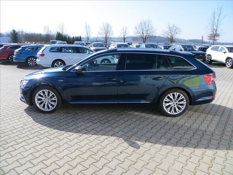 Škoda Superb 2,0 TDI 147kW 4x4 L&K DSG ČR - fotka 4 z 33