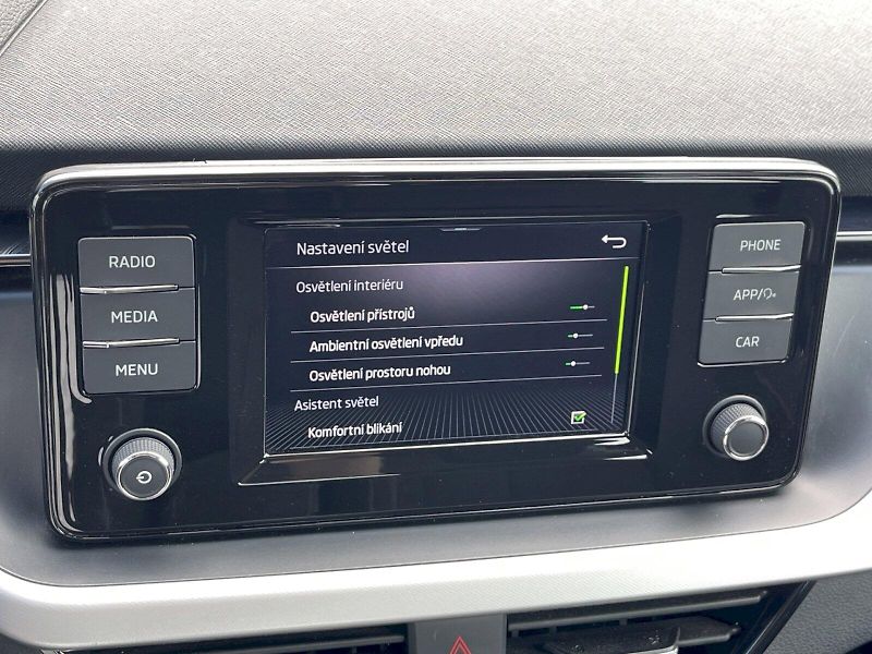 Škoda Kamiq (2023) 1.0 TSI 81 kW DSG Ambition Plu - fotka 15 z 28