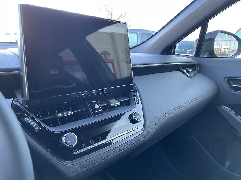 Toyota Corolla Cross 2.0 Hybrid GR Sport - fotka 17 z 30