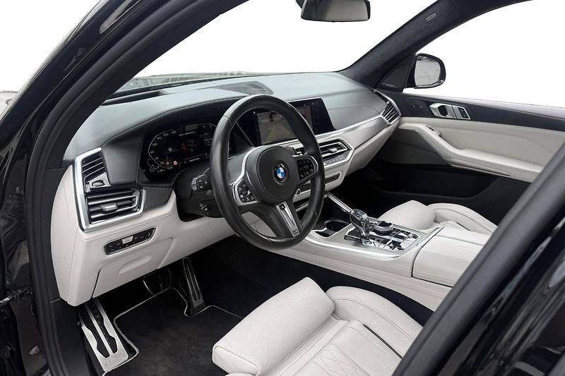 BMW X5 M50d - fotka 8 z 14
