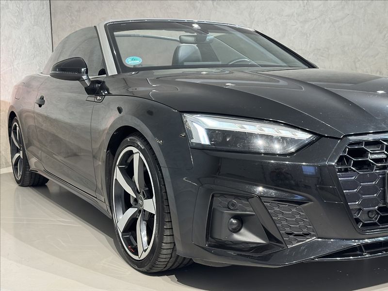 Audi A5 2,0 TDi  S-Line Quattro Matrix - fotka 5 z 47