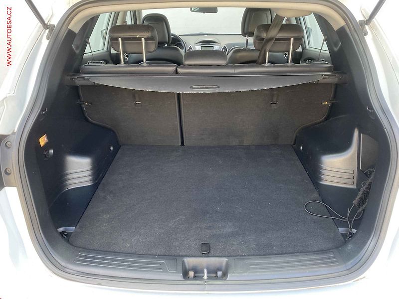 Hyundai ix35 (2011) 1.6 GDI, ČR, servis.kniha, AC - fotka 7 z 16
