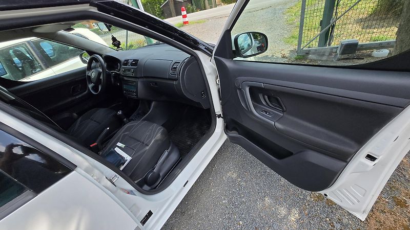 Škoda Roomster 1.4 16V FRESH 1MAJITEL - fotka 18 z 39