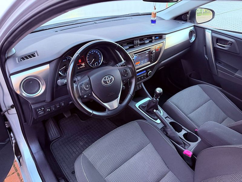 Toyota Auris 1.6 Life+, Serviska - fotka 14 z 28