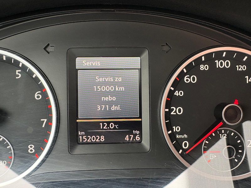 Volkswagen Tiguan 1,4TSI SPORT *SERV.KNÍŽKA*    - fotka 40 z 43