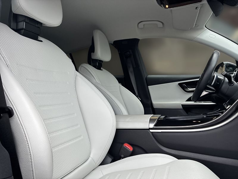 Mercedes-Benz GLC Coupé 220 d 4MATIC kupé AMG Ni - fotka 16 z 18
