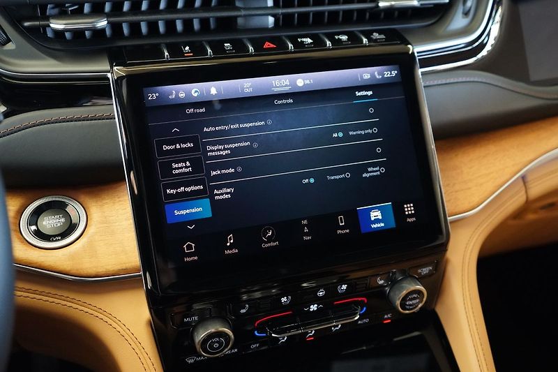 Jeep Grand Cherokee Summit Reserve L - fotka 52 z 71
