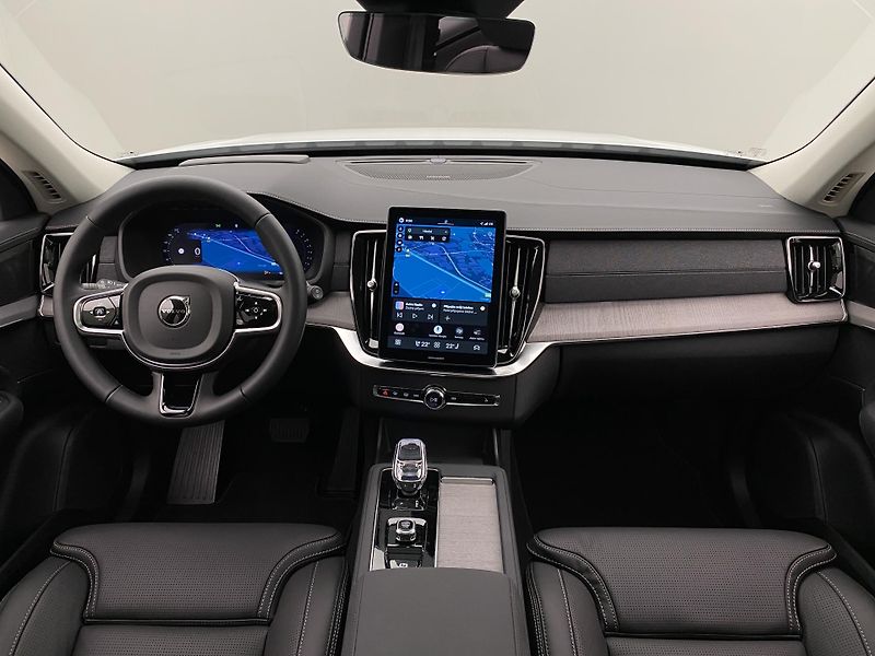 Volvo XC90 (2026) B5 AWD AUT DARK PLUS 7míst - fotka 2 z 70