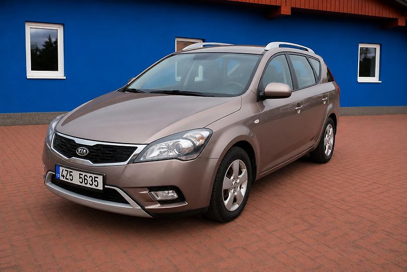 Kia Ceed (2012) - fotka 2 z 11