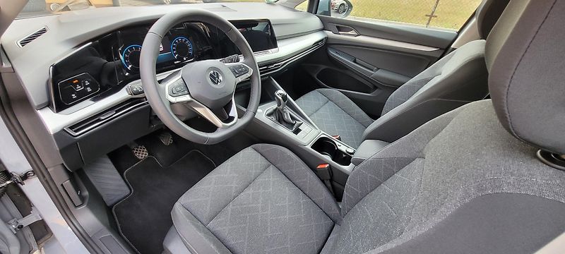 Volkswagen Golf (2021) 8 1,5TSi 96kW Life FuLLeD - fotka 18 z 45
