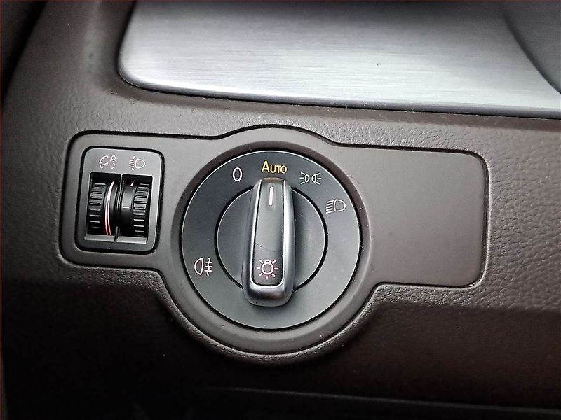 Volkswagen Passat (2012) 2.0 TDI, Park. senzory - fotka 15 z 17