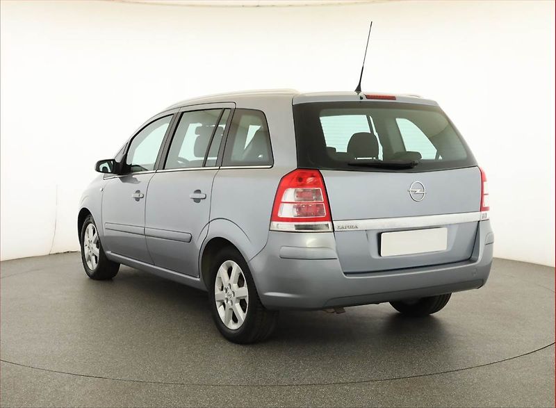 Opel Zafira (2009) 1.8, 7 míst, Serv.kniha - fotka 4 z 18