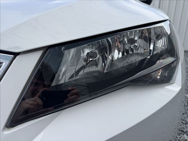 Škoda Superb 2,0 TDI 140kW ACC - fotka 9 z 50