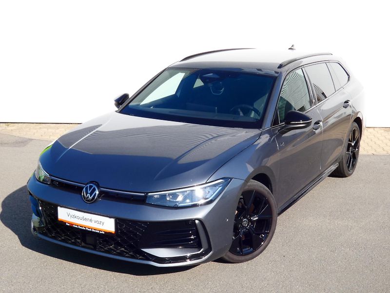 Volkswagen Passat (2024) R-Line 2.0 142KW 4MOTION - fotka 6 z 30