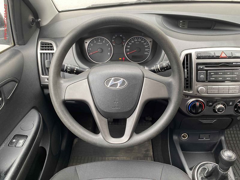 Hyundai i20 (2013) 1.2i, ČR, AC - fotka 11 z 15