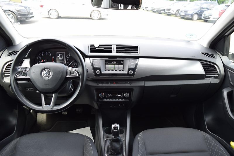Škoda Fabia (2015) 1.2TSI 66kw STYLE AC TEMPOMAT - fotka 17 z 45