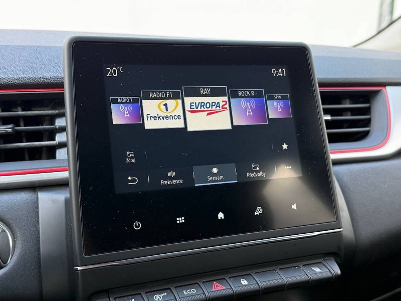 Renault Captur (2020) 1.0 TCe 74 kW Intens - fotka 12 z 23
