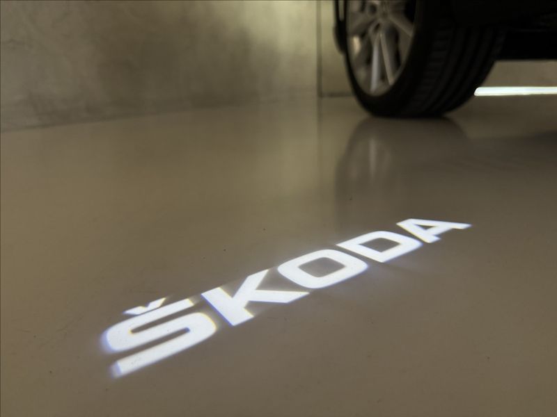 Škoda Octavia 2,0 TDi  DSG 4x4 Scout Virtual - fotka 45 z 46