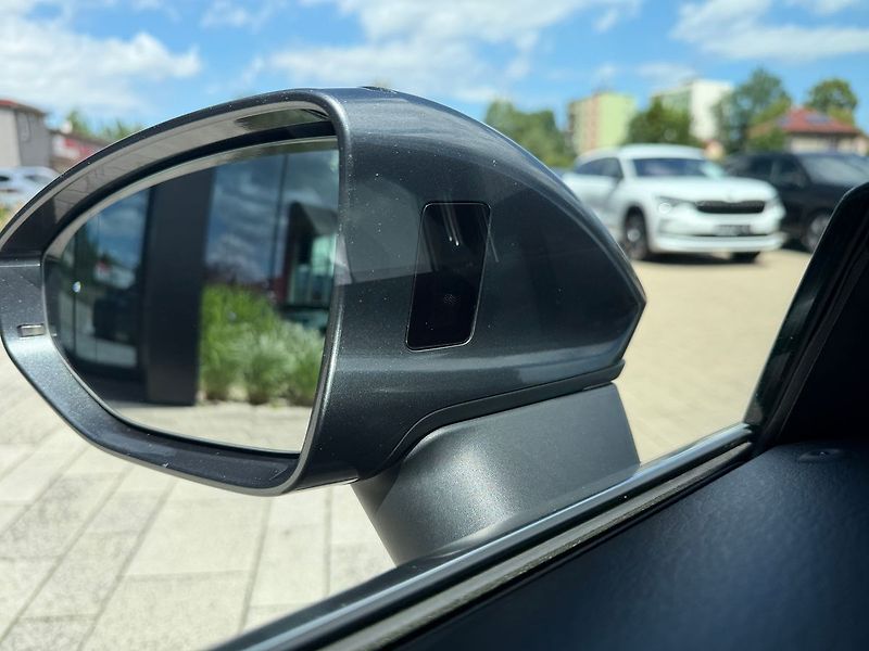 Audi A7 S-line  45TFSI 195kW - fotka 6 z 30
