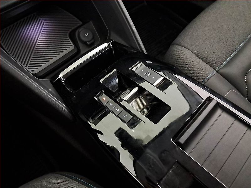 Citroën C4 (2023) 1.2 PureTech - fotka 13 z 18